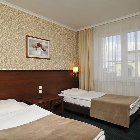 Hotel Lotos Woskrzenice Duze Экстерьер фото