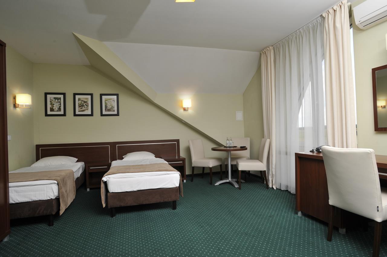 Hotel Lotos Woskrzenice Duze Экстерьер фото