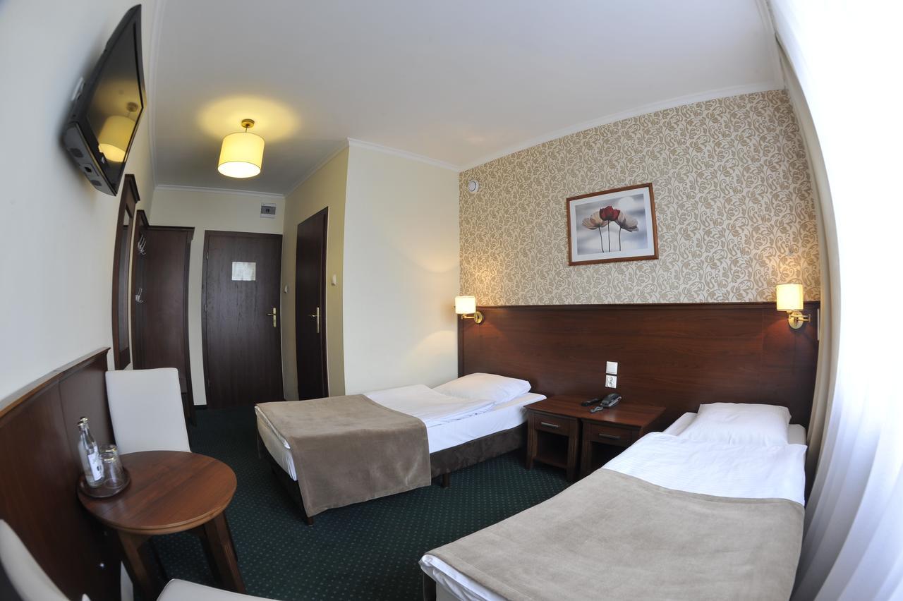 Hotel Lotos Woskrzenice Duze Экстерьер фото