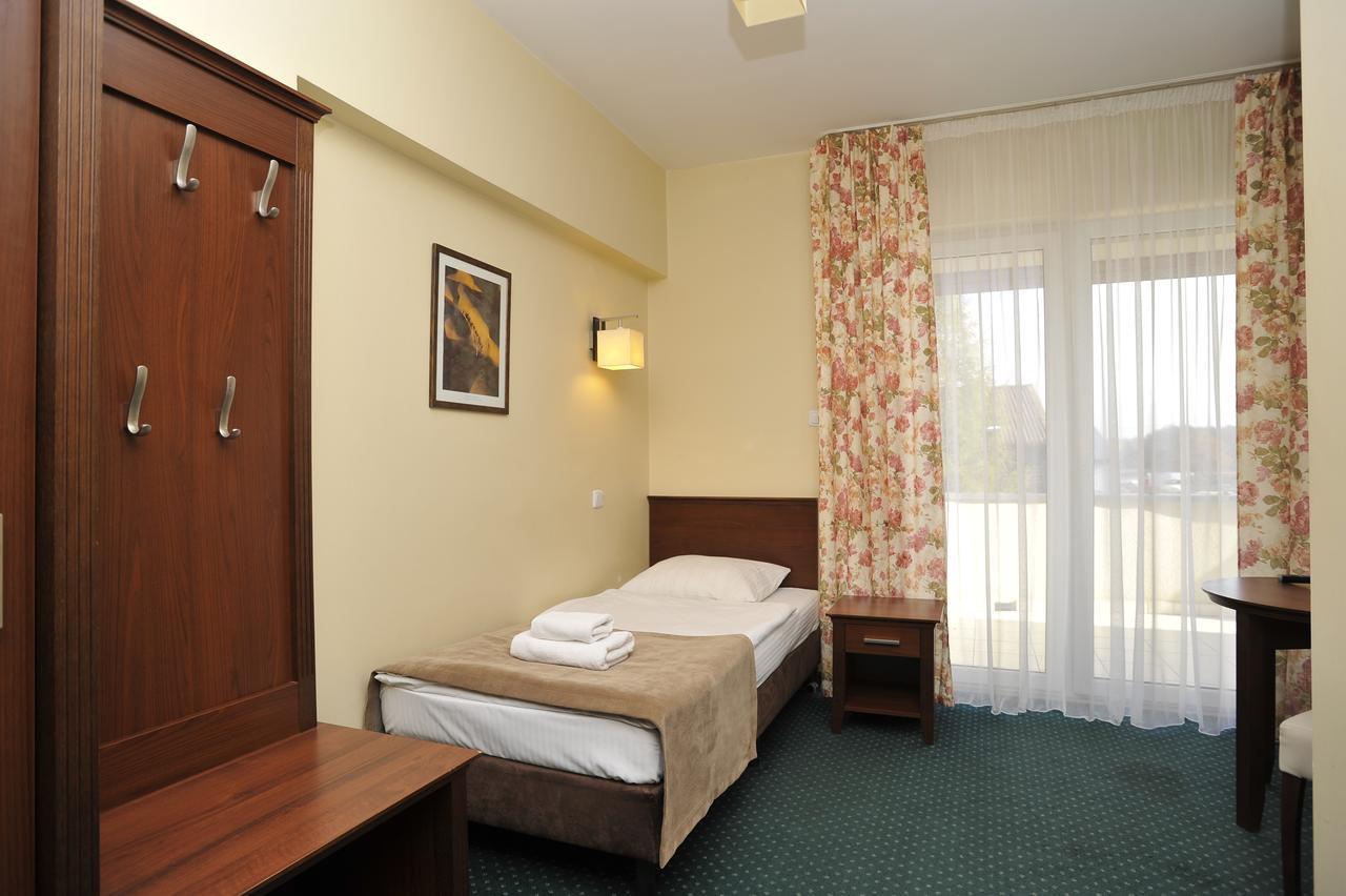 Hotel Lotos Woskrzenice Duze Экстерьер фото
