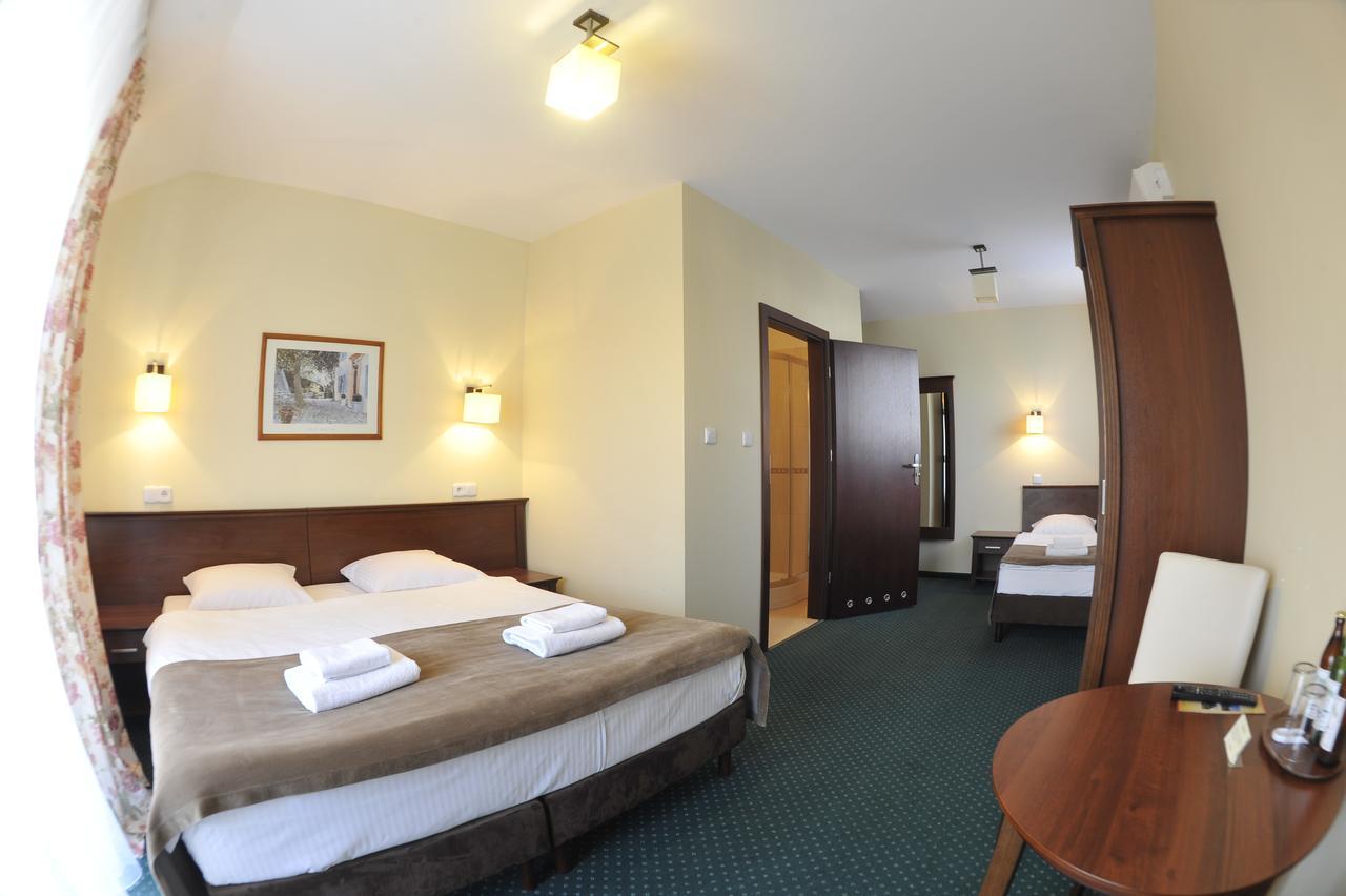 Hotel Lotos Woskrzenice Duze Экстерьер фото
