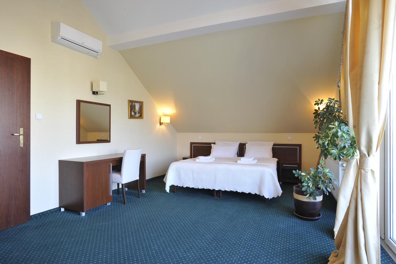 Hotel Lotos Woskrzenice Duze Экстерьер фото