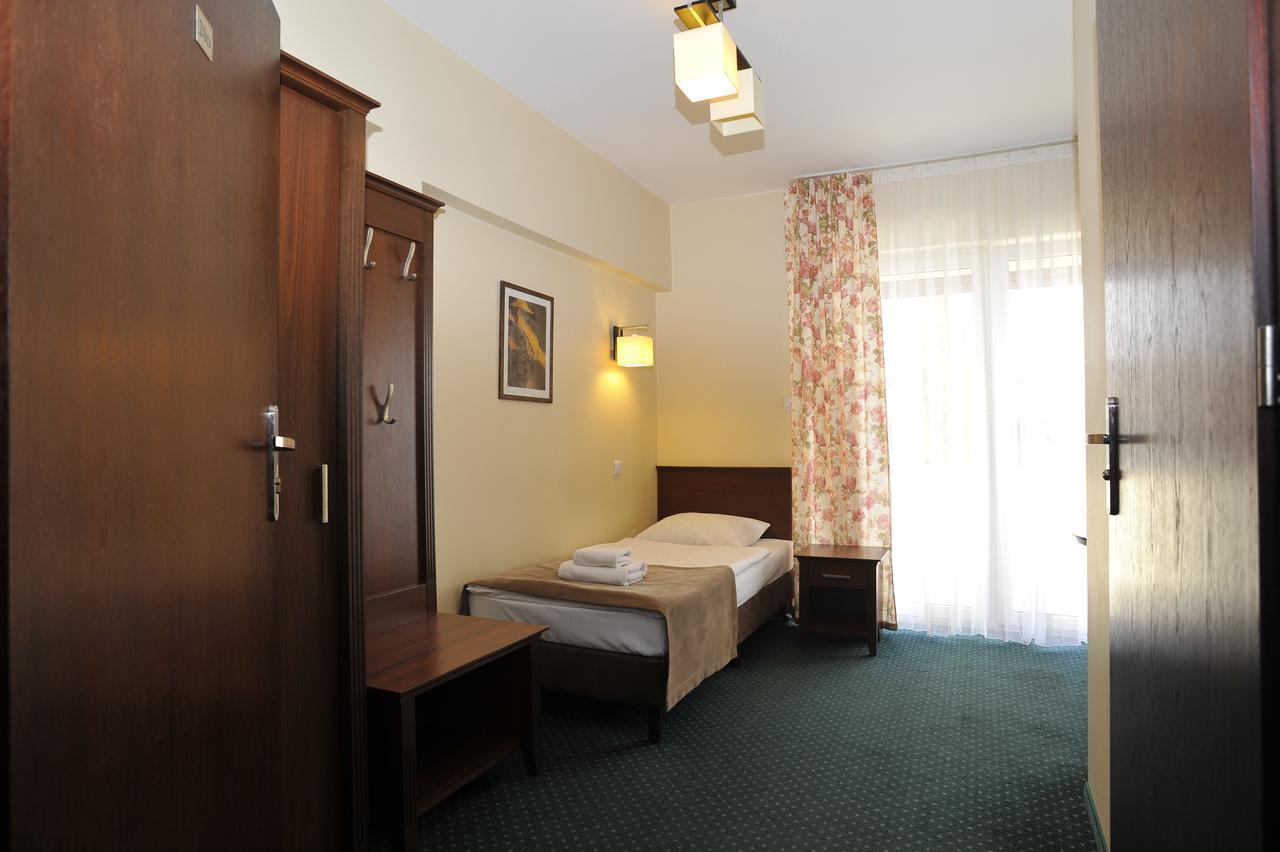 Hotel Lotos Woskrzenice Duze Экстерьер фото