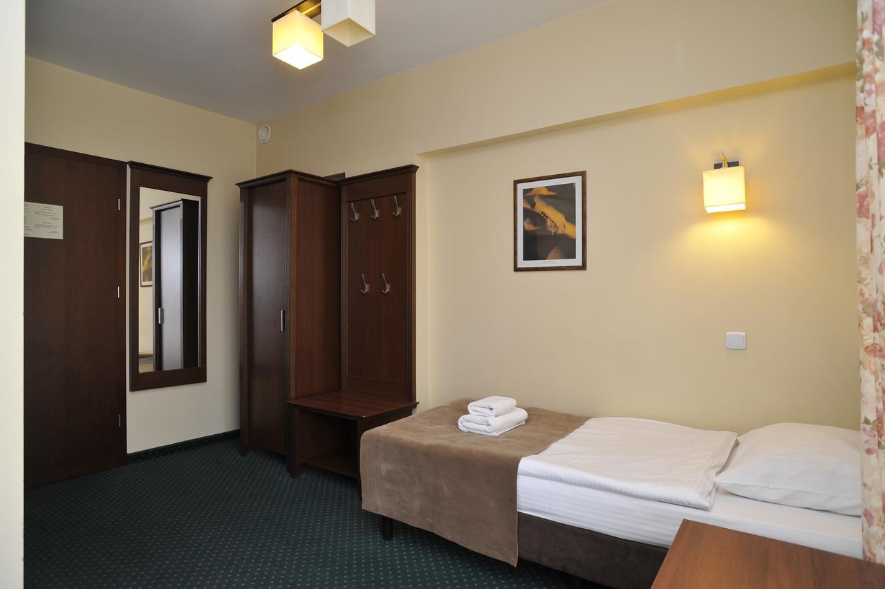 Hotel Lotos Woskrzenice Duze Экстерьер фото