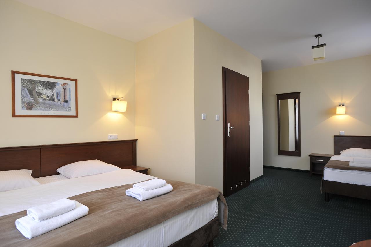 Hotel Lotos Woskrzenice Duze Экстерьер фото