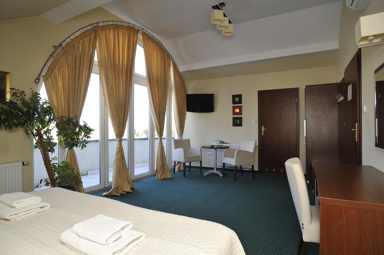 Hotel Lotos Woskrzenice Duze Экстерьер фото