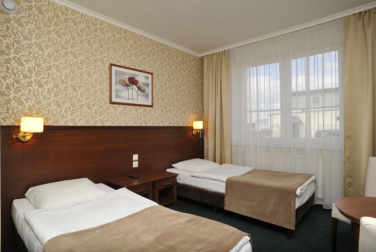 Hotel Lotos Woskrzenice Duze Экстерьер фото
