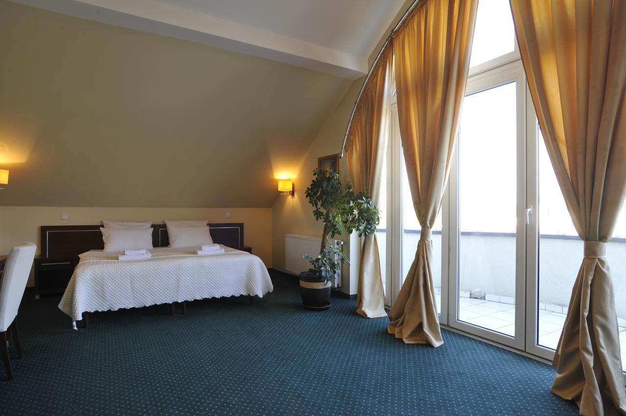 Hotel Lotos Woskrzenice Duze Экстерьер фото
