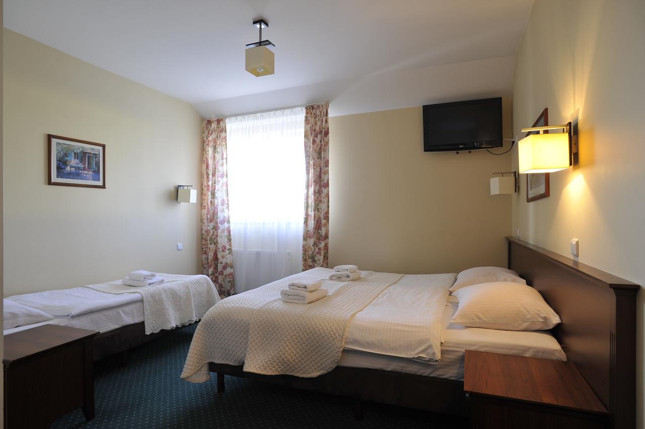 Hotel Lotos Woskrzenice Duze Экстерьер фото