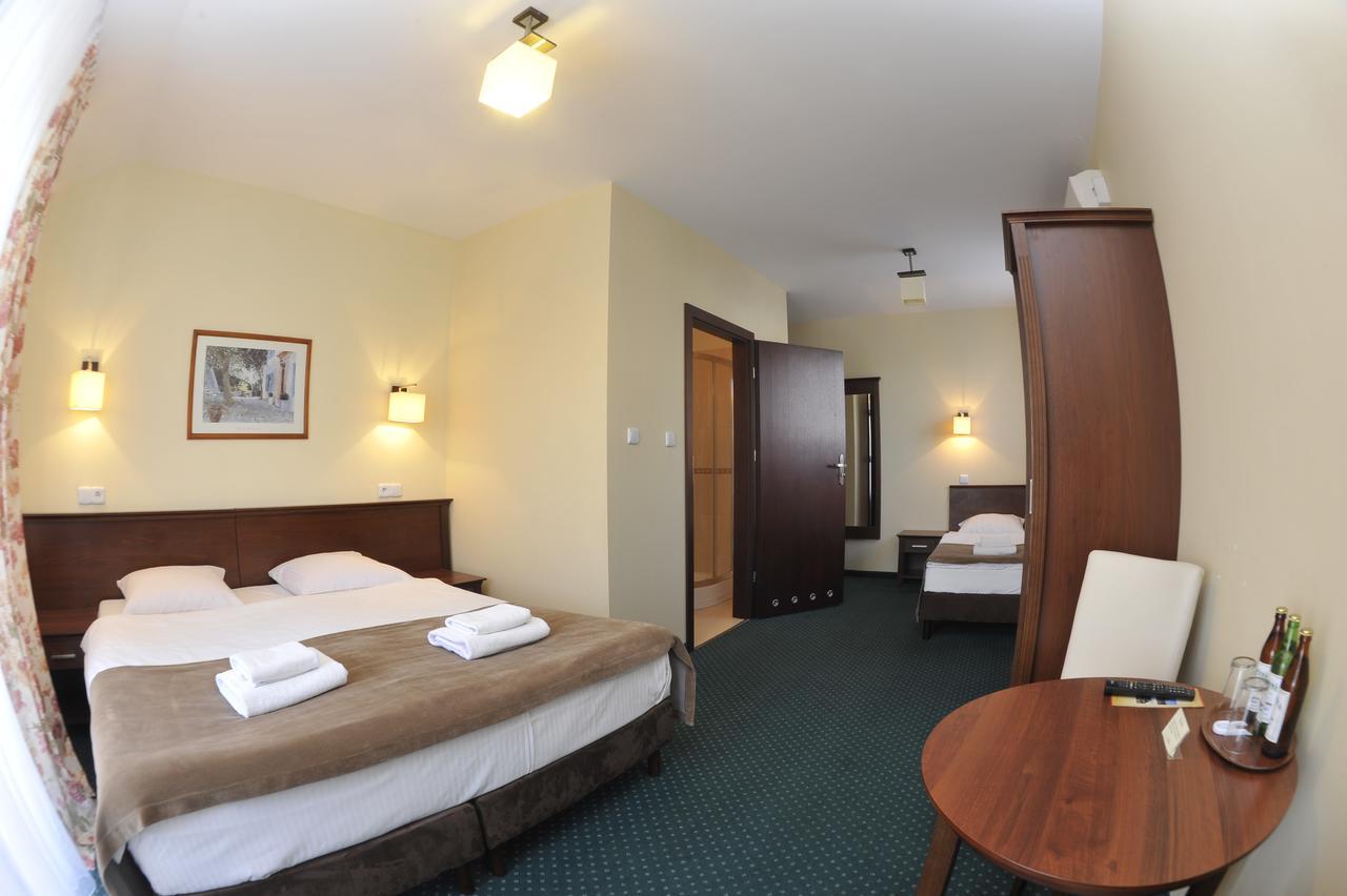 Hotel Lotos Woskrzenice Duze Экстерьер фото